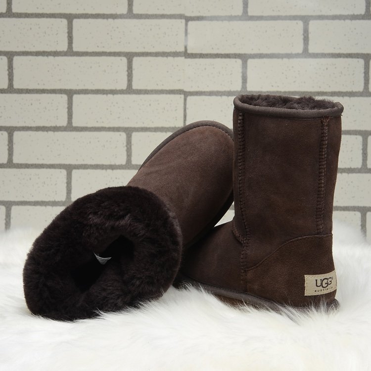 Ugg classic on sale short 1