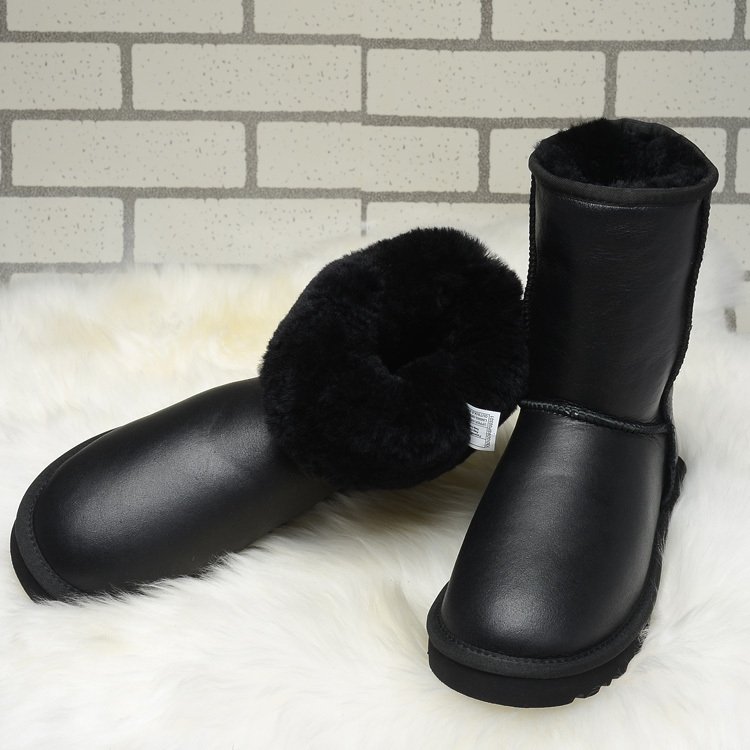 Short deals leather uggs