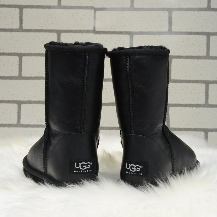 Uggs classic hot sale short leather