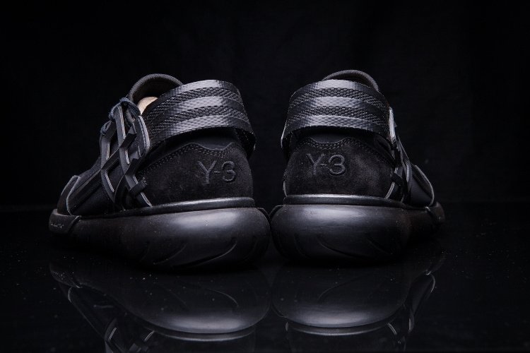 Y y 3 19. Adidas y-3 Qasa. Y 3 Qasa Racer. Кроссовки adidas y-3 Qasa Lace. Адидас y-3 кроссовки мужские Qasa.