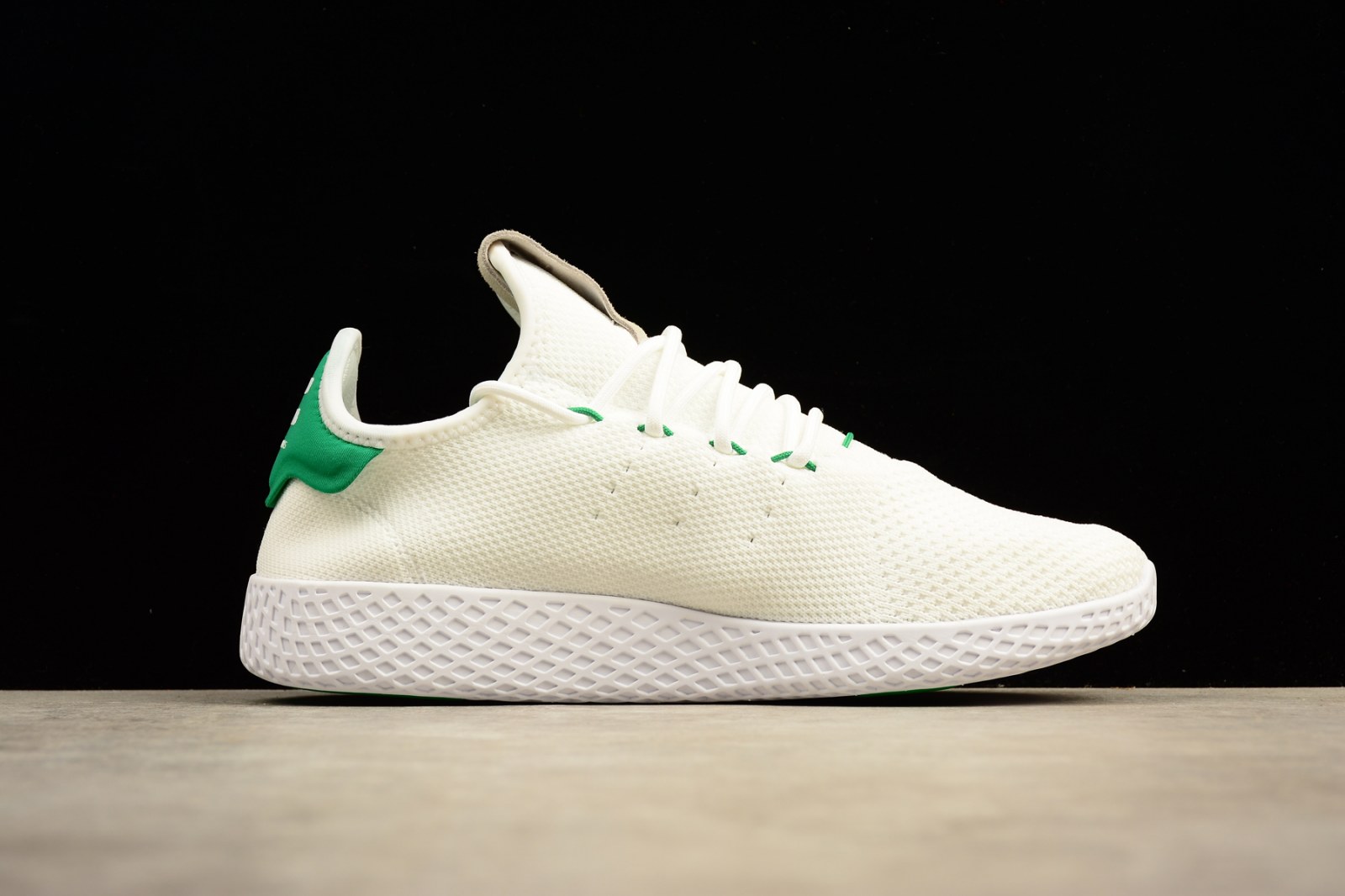 Tennis hu x pharrell hot sale williams