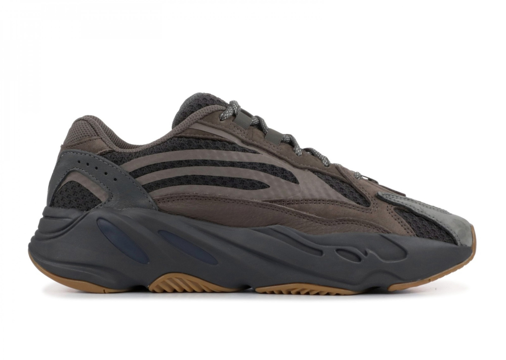 Nike yeezy 700 store v2