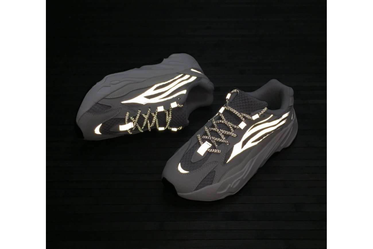 Yeezy 700 reflective store static