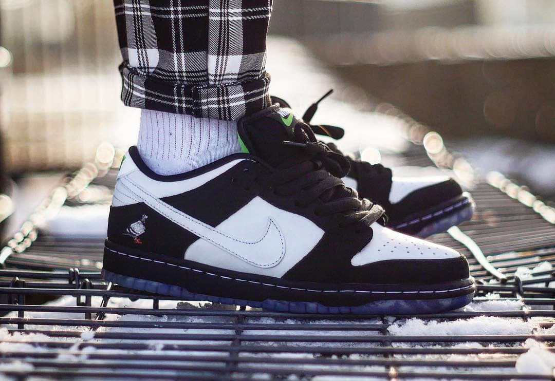 Jeff staple x nike sb dunk low panda pigeon on sale