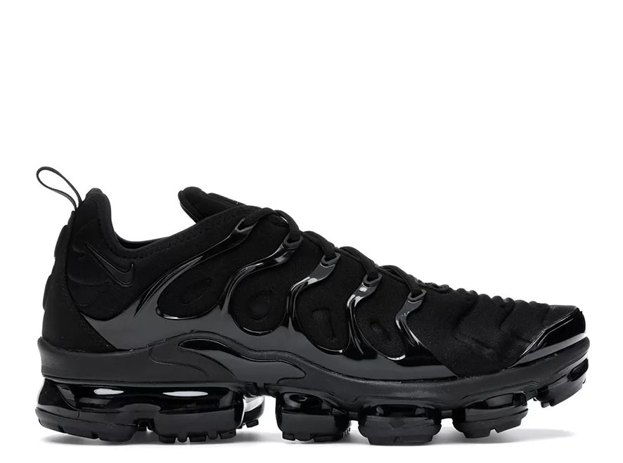 All black vapormax store with strap