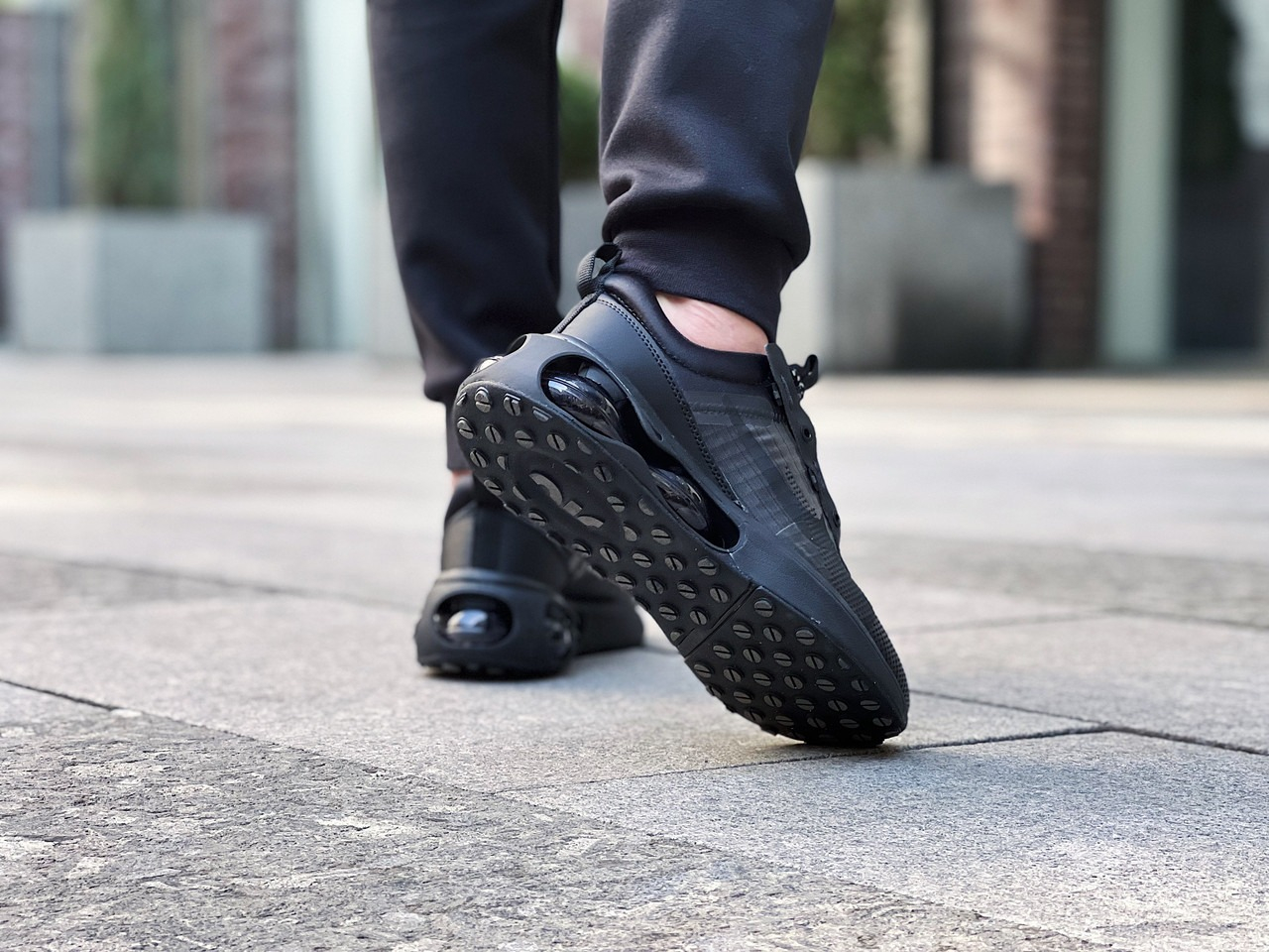 Кроссовки Nike Air Max 2021 Triple Black купить в Москве со скидкой 50%