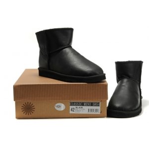 UGG Classic Mini