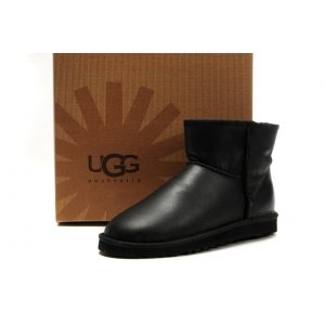 UGG Classic Mini