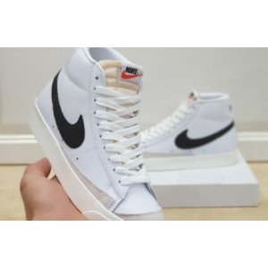 Nike Blazer Mid 77 (001)