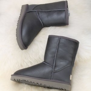 UGG Classic Short leather Gray