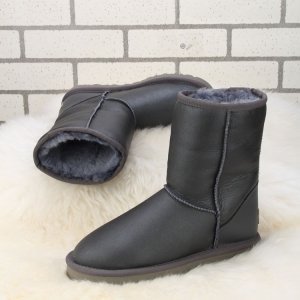 UGG Classic Short leather Gray