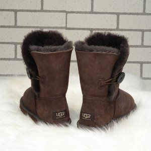 UGG Bailey Button