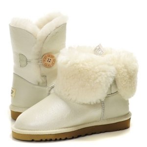 UGG Bailey Button