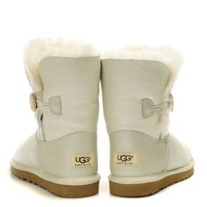 UGG Bailey Button