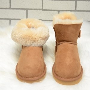 UGG Bailey Button Mini