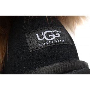 UGG Fox Fur Black
