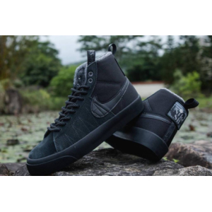 NIKE SB ZOOM BLAZER MID черные