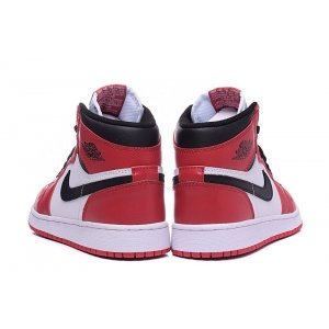 Кроссовки Nike Air Jordan 1 Retro High Chicago