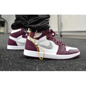 Кроссовки Nike Air Jordan 1 Retro High Bordeaux