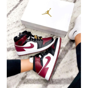 Кроссовки Nike Air Jordan 1 Mid SE Pendants