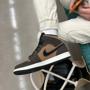 Кроссовки Nike Air Jordan 1 Mid Dark Chocolate