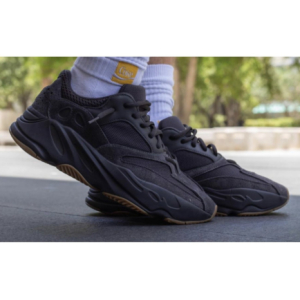 Кроссовки Adidas Yeezy Boost 700 Utility Black